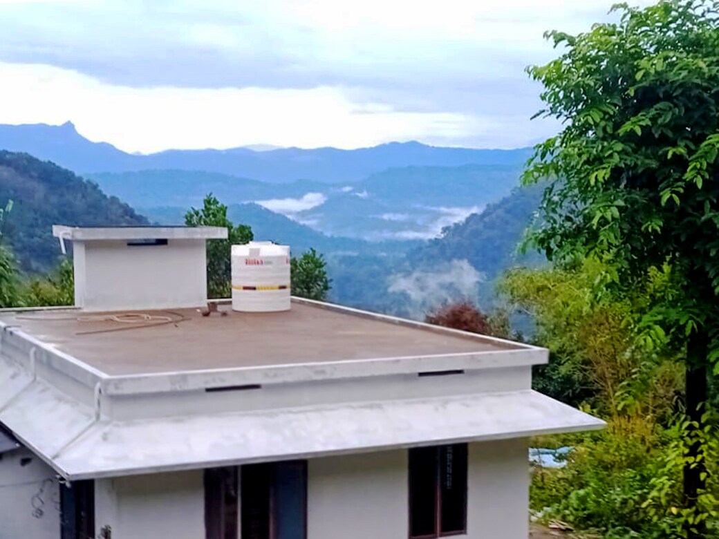 The mountain Snow view Homestay - Tap to explore photos