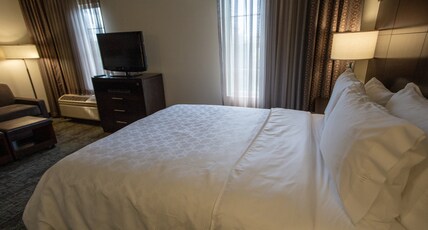 Staybridge Suites SILICON VALLEY-MILPITAS Room Type - 1 Bedroom Suite 1 Queen Mobility Accessible Roll Shower