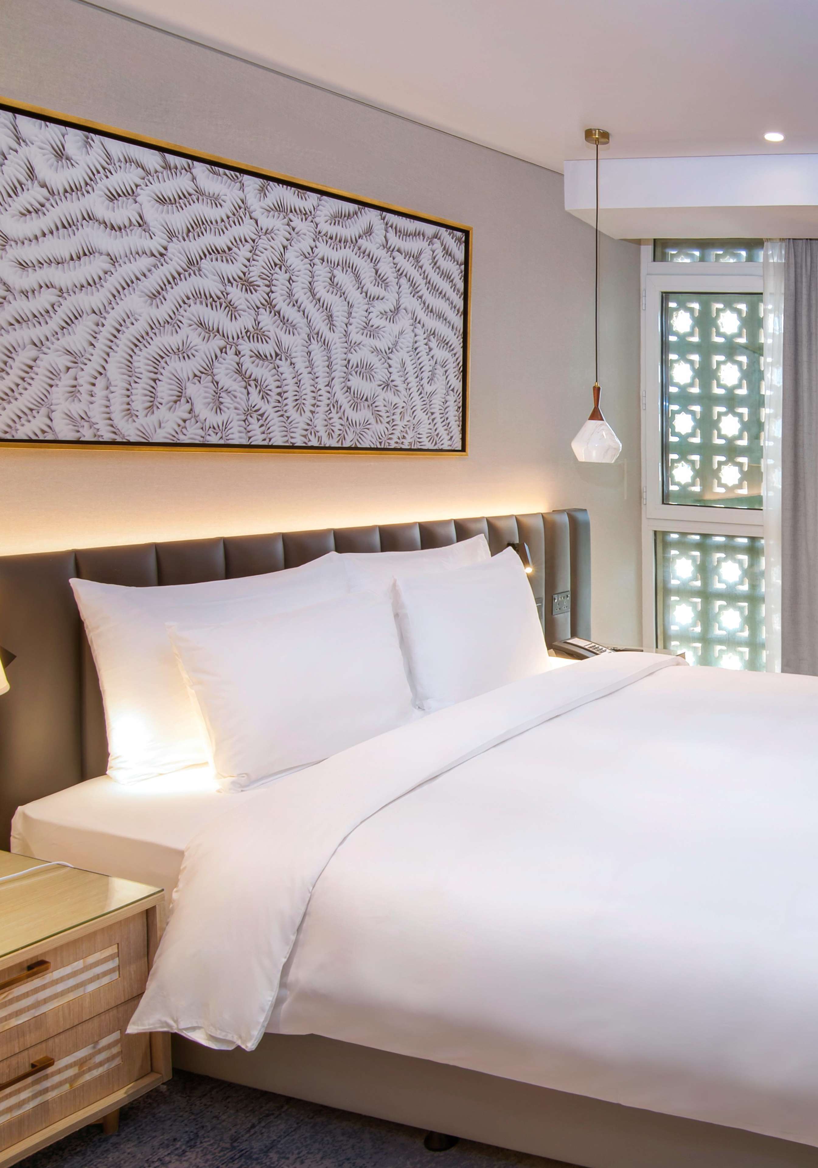 Radisson Blu Hotel & Resort, Abu Dhabi Corniche - Tap to explore photos