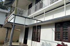 Honey Drops Homestay by Hebron