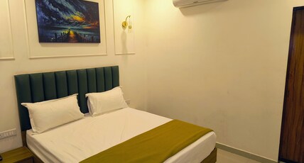 Hotel Nihal Residency Room Type - Non AC Deluxe Room