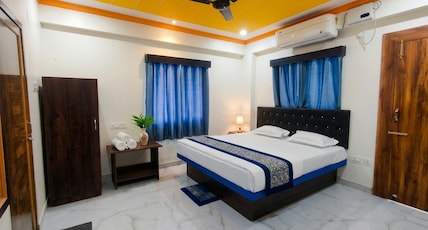 Hotel Guru Kripa Room Type - Deluxe AC Room with Balcony Hotel Guru Kripa Room Type - Deluxe AC Room with Balcony