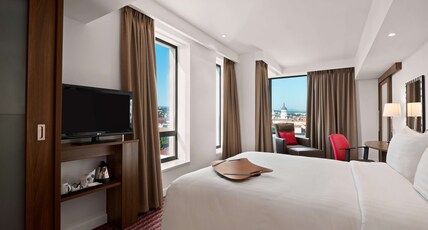 Hampton by Hilton Cluj-Napoca Room Type - QUEEN ROOM PREMIUM VIEW