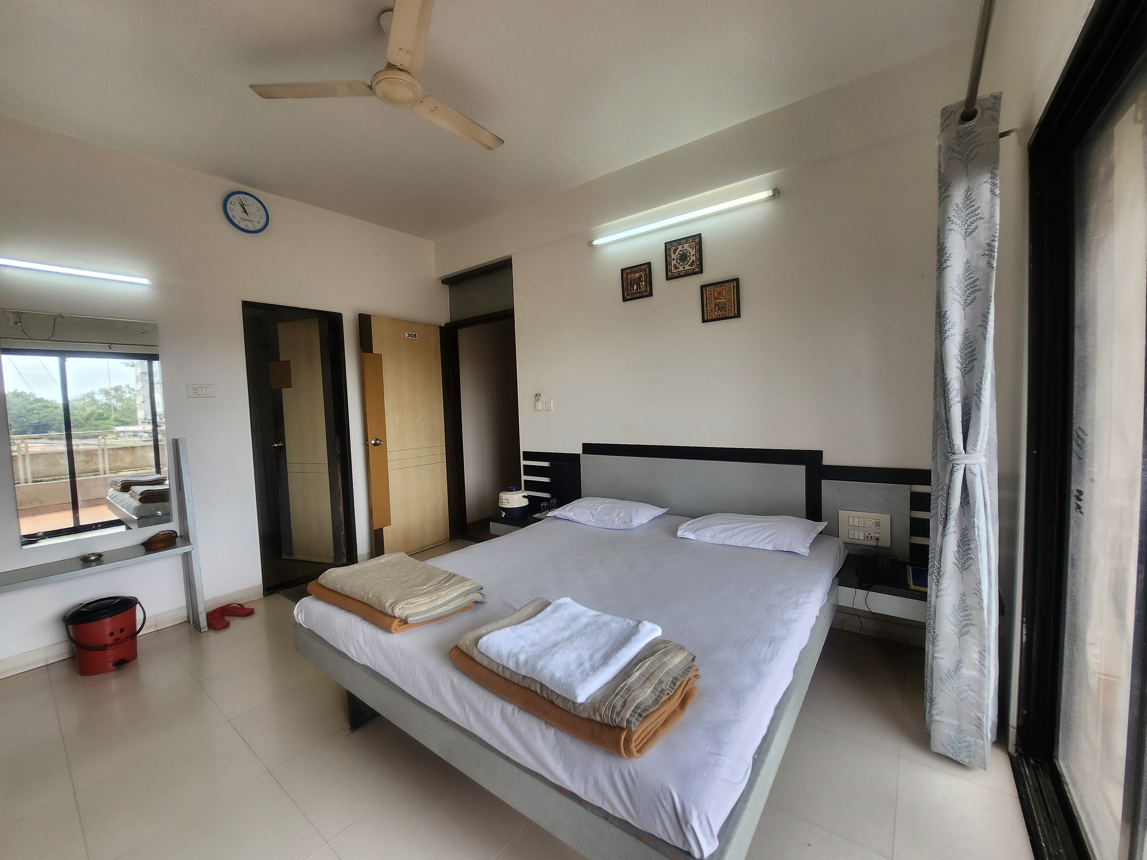 Hotel Rajmahal - Tap to explore photos