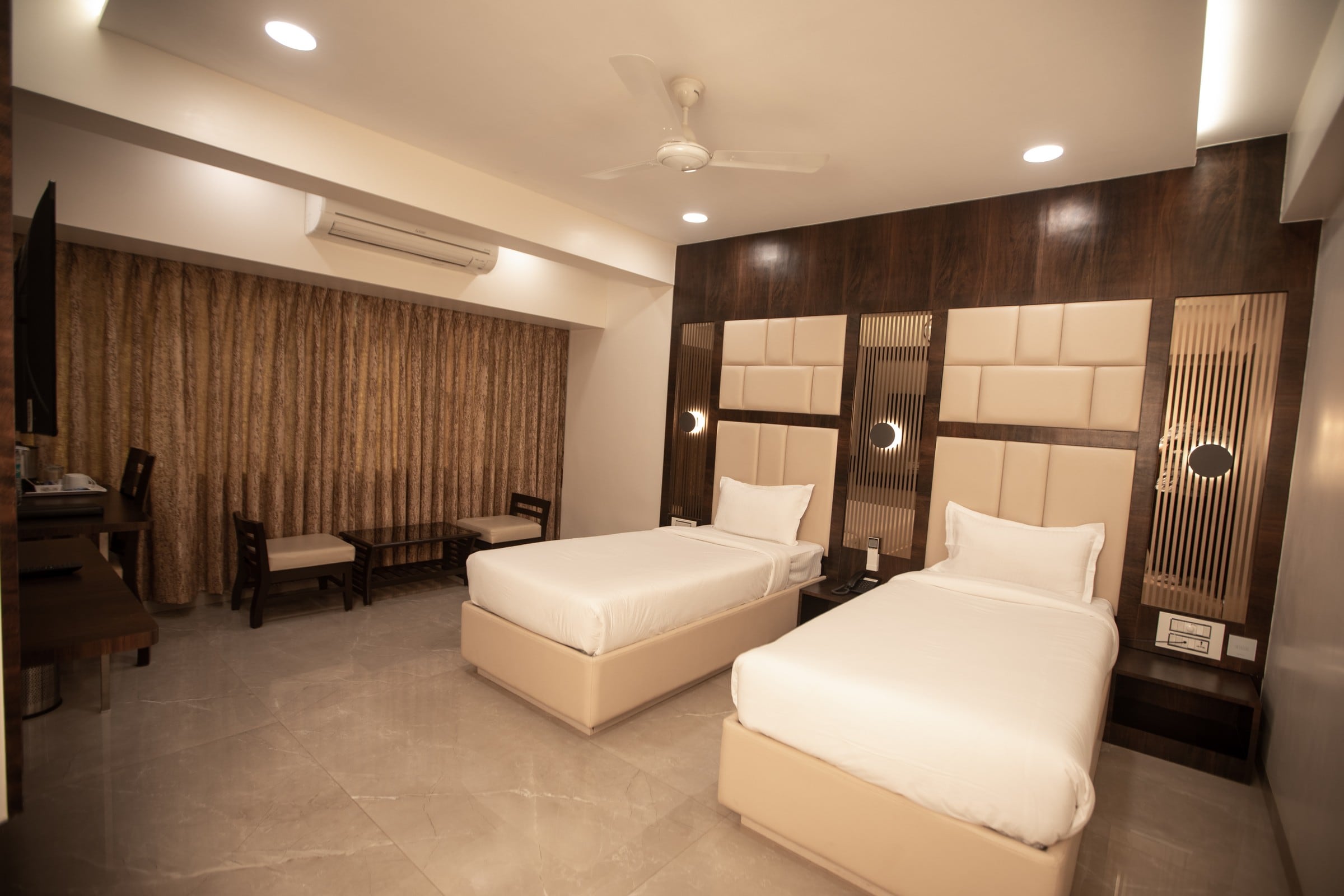 Hotel Naaz Executive - Tap to explore photos
