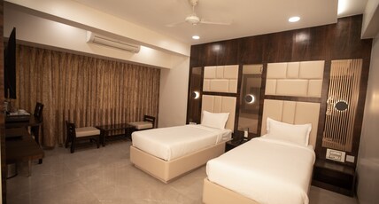 Hotel Naaz Executive Room Type - Deluxe Room