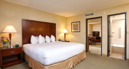 DoubleTree Suites by Hilton Tucson Airport Room Type - 1KG 2 RM DLX SUITE NONSMOK