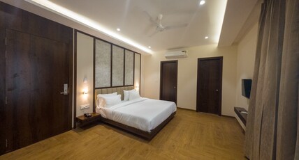 Shyam Stays Inn Room Type - Premium Room