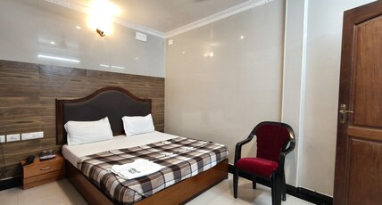 Hotel Shyama Room Type - Deluxe Double Room AC