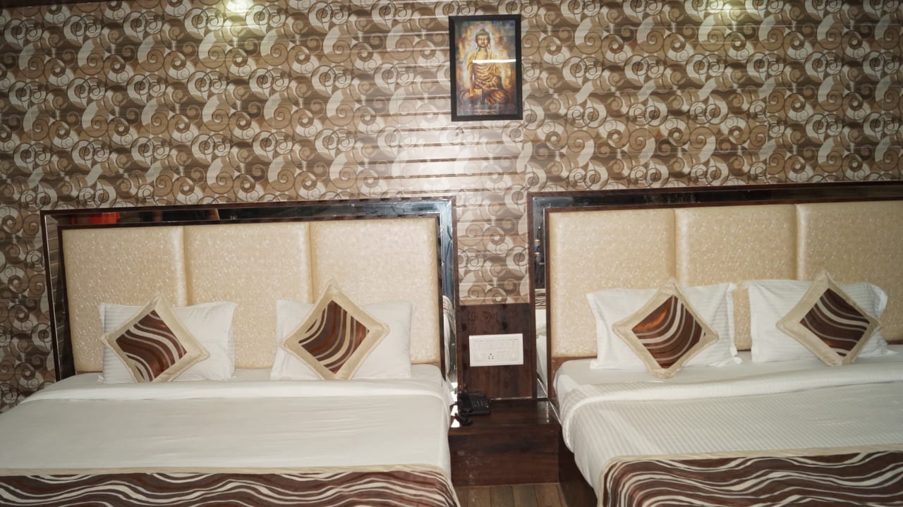 The Etiler - Tap to explore photos