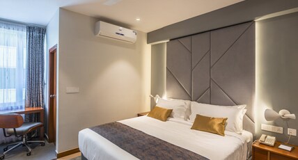 De Mandarin Room Type - Comfy Room with Balcony