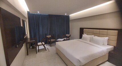 Hotel Mayura Presidency Room Type - Executive AC Room-King Bed