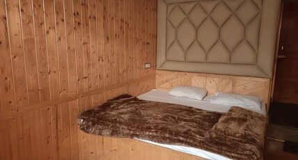 HOTEL TOWN PALACE Room Type - Standard Room With Heating Blanket