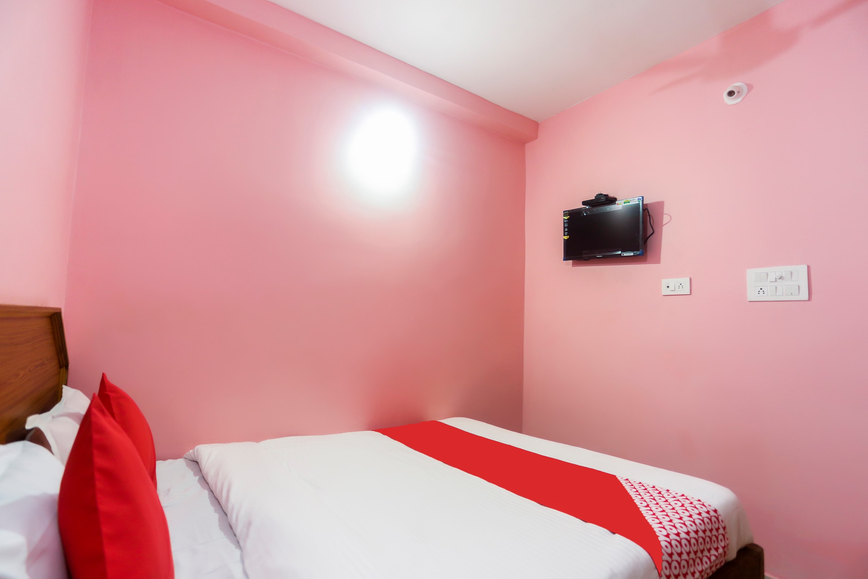 Hotel O Shriram Hotel - Tap to explore photos