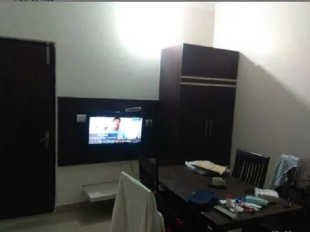 Green classic - Tap to explore photos