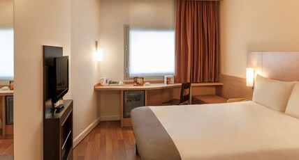 ibis Izmir Alsancak Room Type - Room with 1 double bed equipped with the new bedding