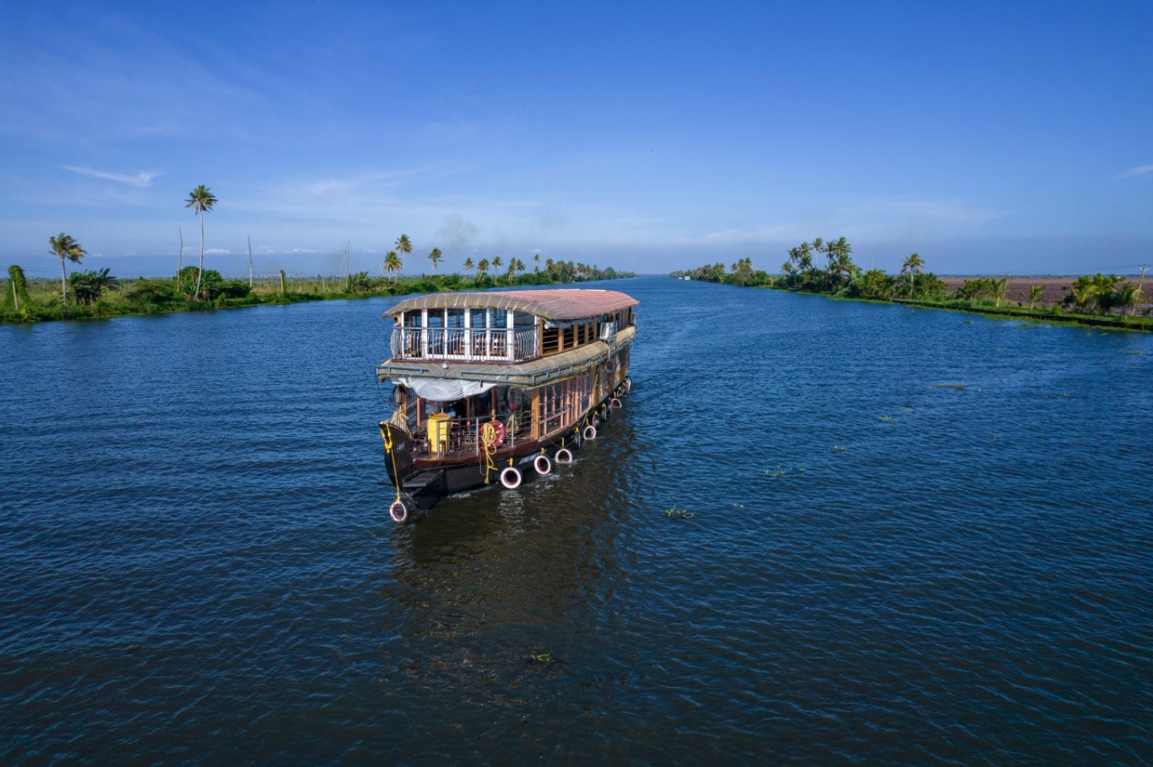 ECO Houseboat - Tap to explore photos