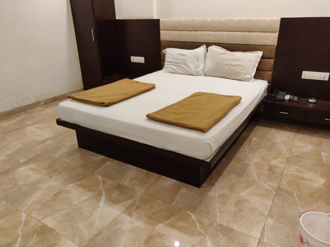 Hotel Narmada - Tap to explore photos