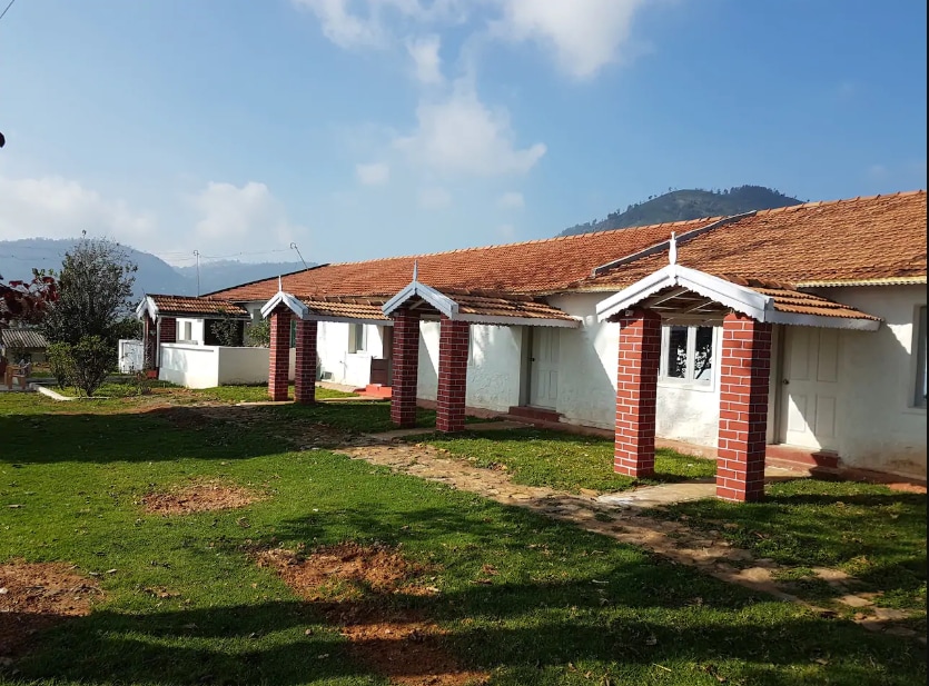 CASCADE MEADOWS - Tap to explore photos