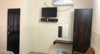 VEEKAY LODGE Room Type - LUXURY AC ROOM VEEKAY LODGE Room Type - LUXURY AC ROOM