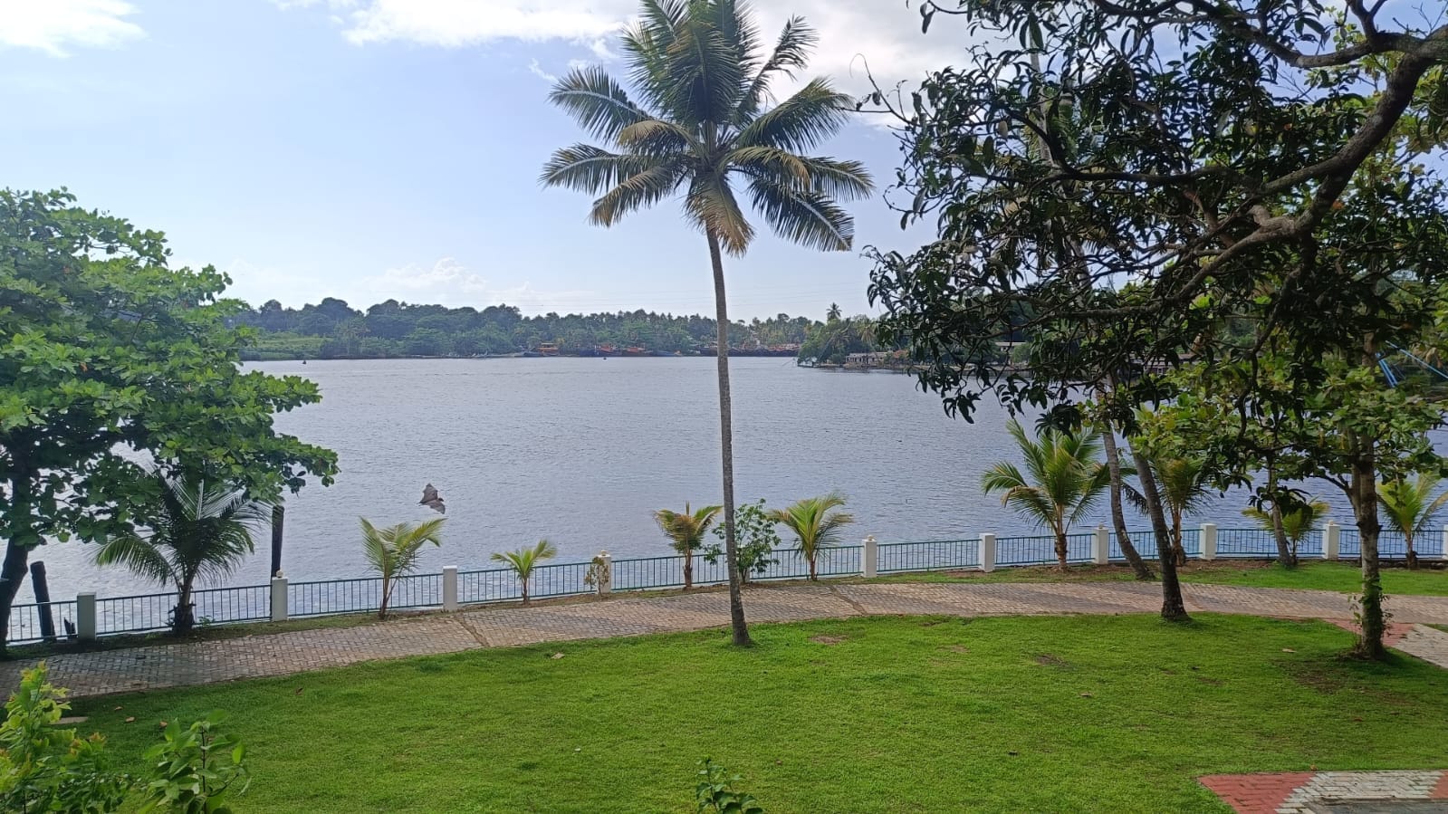 Ripples Backwater Resort Kollam - Tap to explore photos