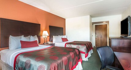 Ramada by Wyndham Luling Room Type - 2 Double Beds, Mobility Accessible Room, Non-Smoking