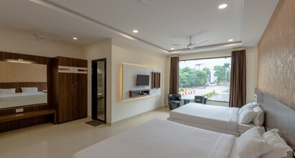 The Crown Palace Room Type - Semi Suite