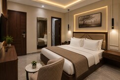 Qotel Signature Oasis Rajouri Garden