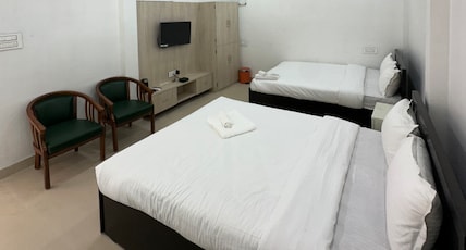 Green Paradise Hotel and Resort  (2mins walking distance from Safari Point). Room Type - Family Cottage