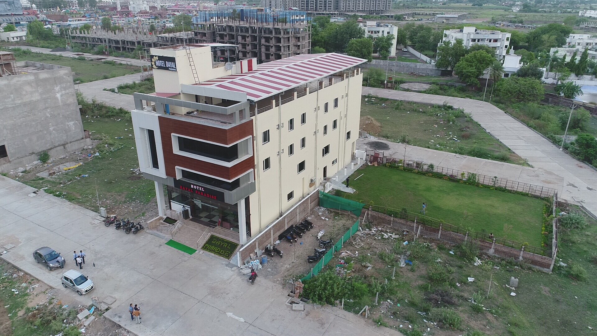 Hotel Dayal Shree Paradise - Tap to explore photos