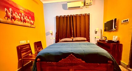 DEE DASH INN Room Type - Deluxe Room