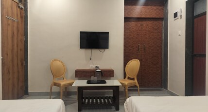 Sandalwoods Resort Room Type - Garden View Family Room with Ensuite Bathroom ( 8 Person)