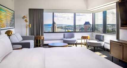 Hilton Quebec Room Type - 1 KING STUDIO STE RIVER VW
