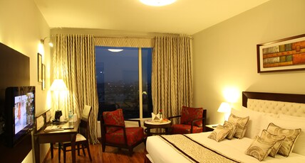 TreeHouse Queens Pearl Room Type - Deluxe room with Double Bed