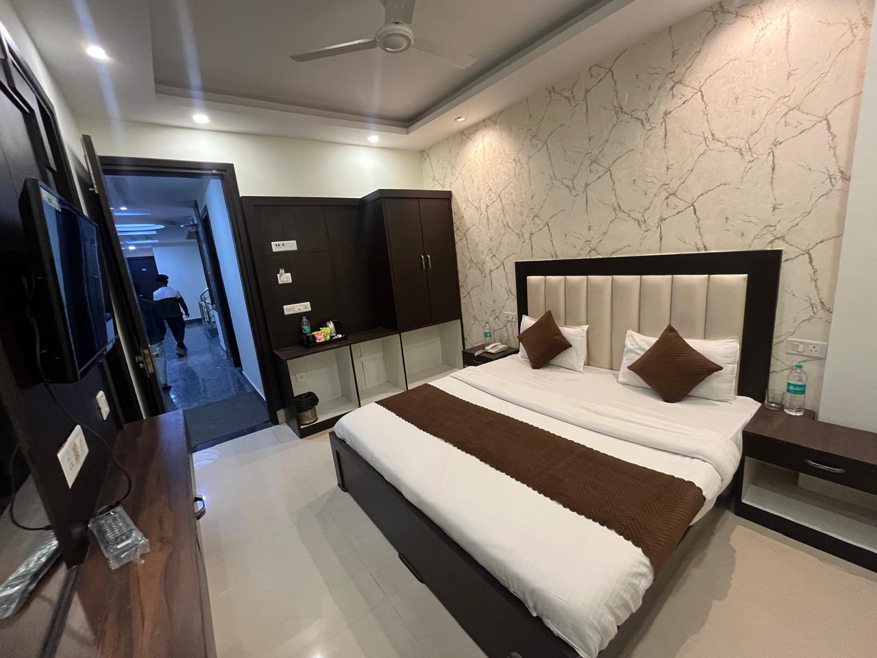 DHRUVAAN REGENCY - Tap to explore photos