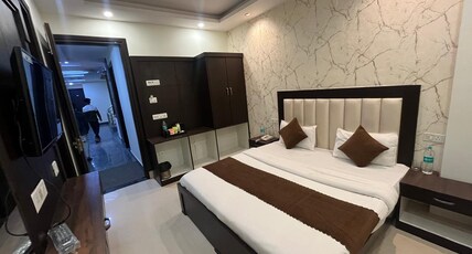 DHRUVAAN REGENCY Room Type - Deluxe Room with City View