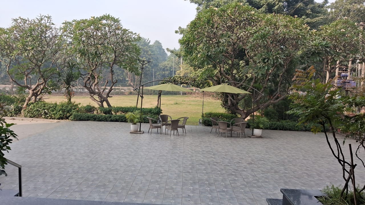 Hotel Pallavi Grand - Tap to explore photos