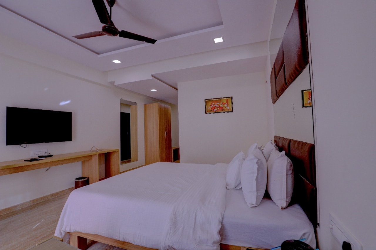 Rainforest Resort By Aralia, Igatpuri - Tap to explore photos