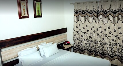 Hotel Mantra Palace Room Type - Deluxe Room