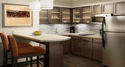 Staybridge Suites AUBURN HILLS, an IHG hotel Room Type - 1 Queen Studio Suite Single Sofa Bed