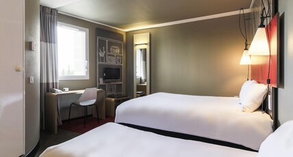 ibis Albi Room Type - Standard Room with 1 double bed and a sofa bed for 1 child