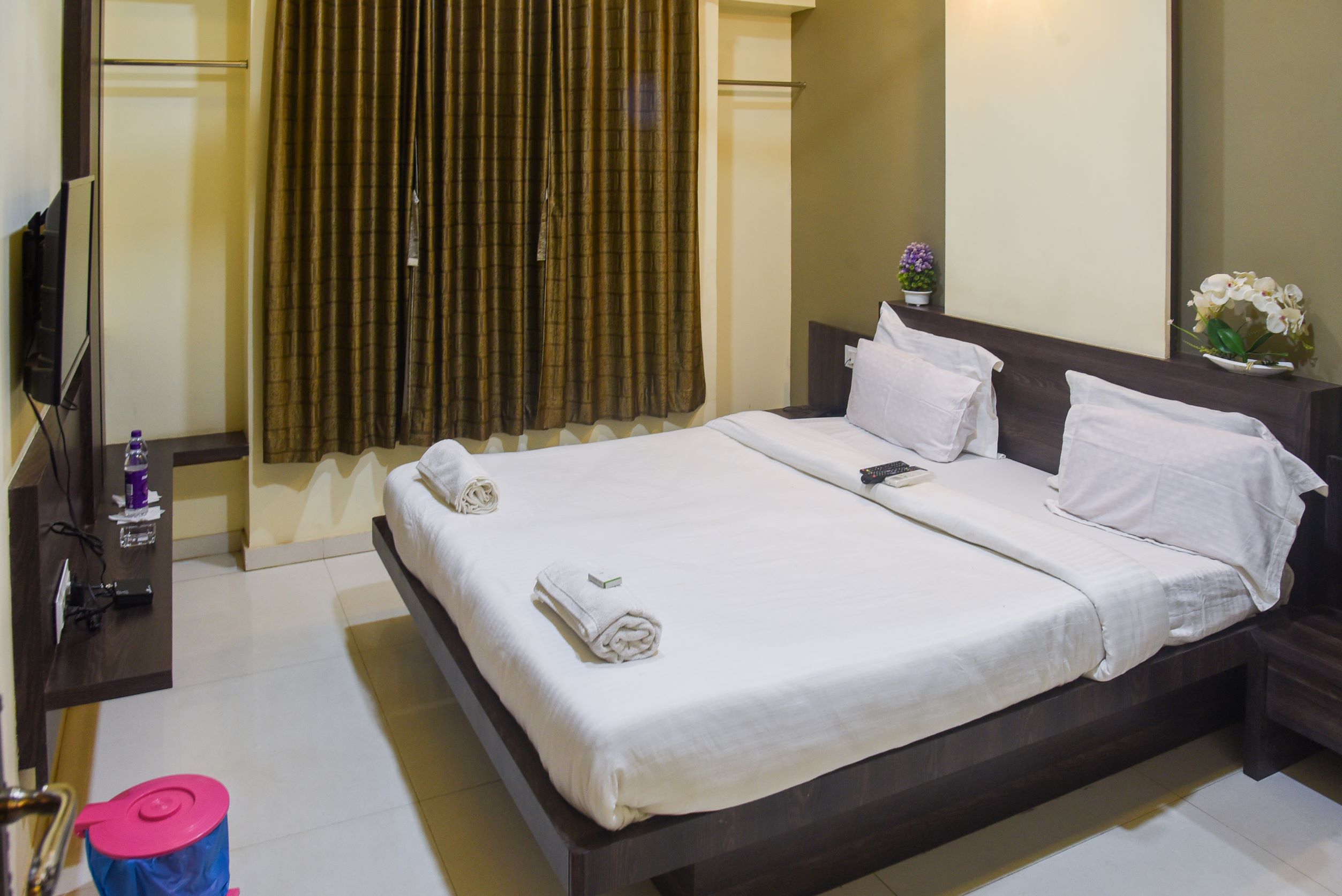 Ashirwad Lodging Gargoti - Tap to explore photos