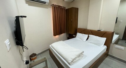 Hotel Vansh Room Type - Premier Deluxe
