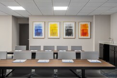 Holiday Inn Express & Suites BENTONVILLE