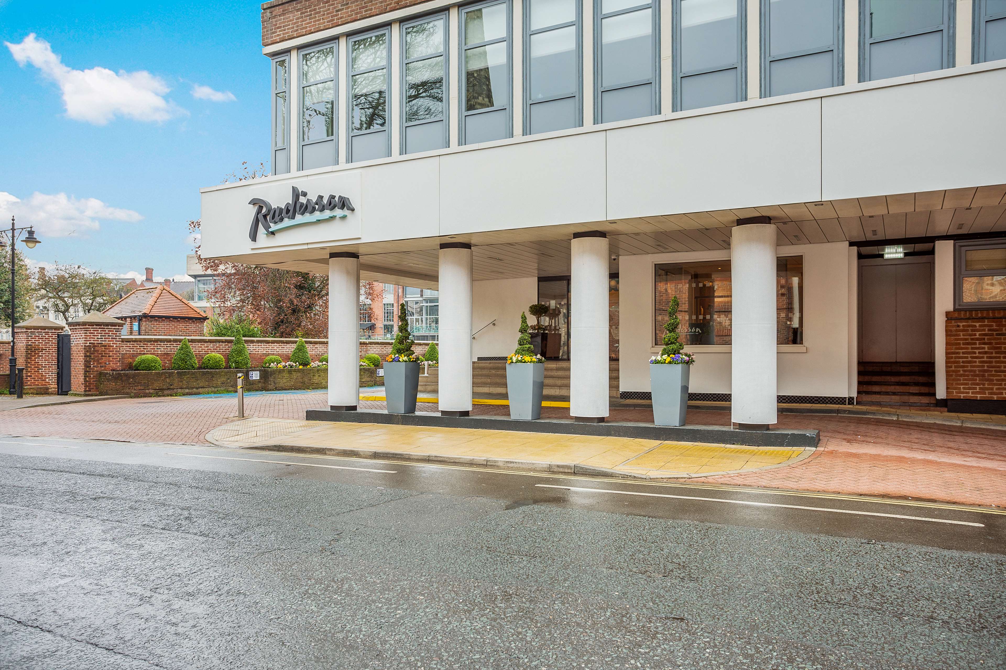 Radisson Hotel York - Tap to explore photos