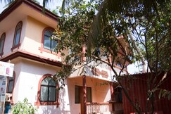 2bk wi fi inverter parking nr Baga Beach Goa