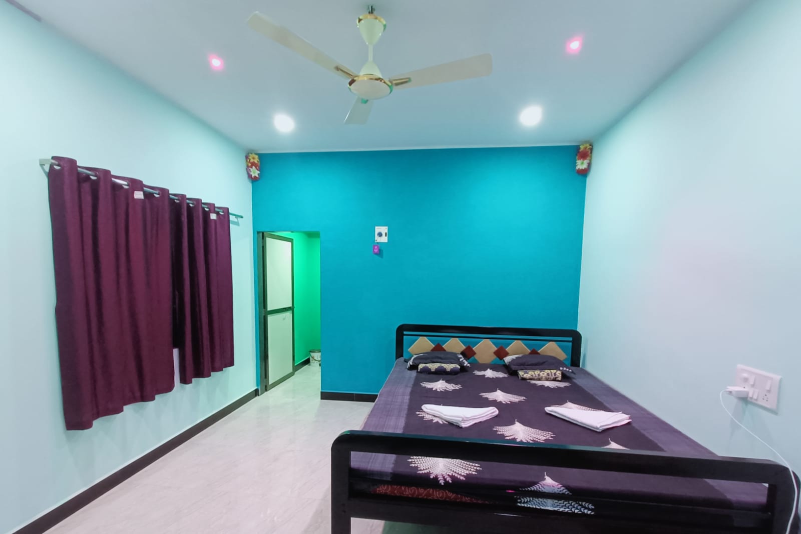 Rameshwar Guest House - Tap to explore photos