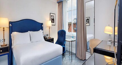 The Waldorf Hilton, London Room Type - QUEEN HILTON SUPERIOR ROOM