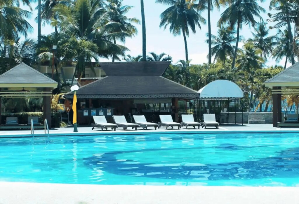 Waterfront Insular Hotel Davao - Tap to explore photos