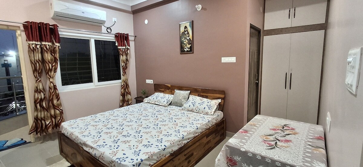 The Happy Loving Home Spacious 2BHK with Balcony - Tap to explore photos